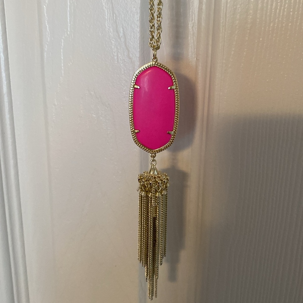 Kendra Scott magenta/bright pink Rayne necklace.